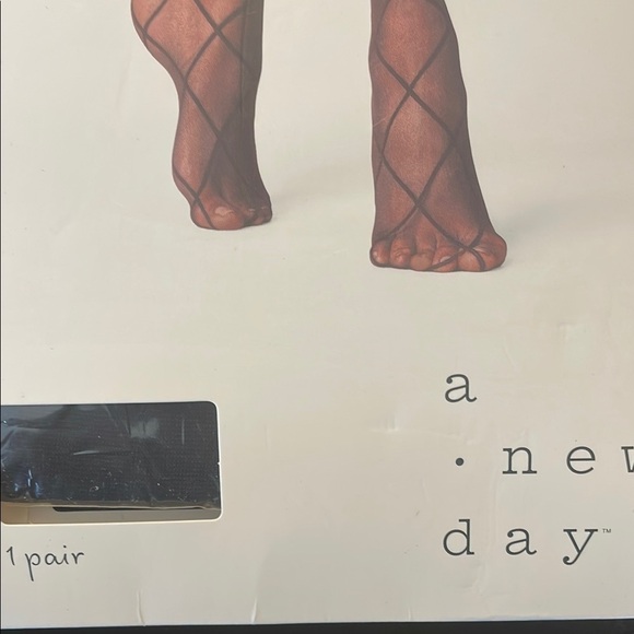 a new day Black Diamond Pattern Hosiery - Picture 4 of 4